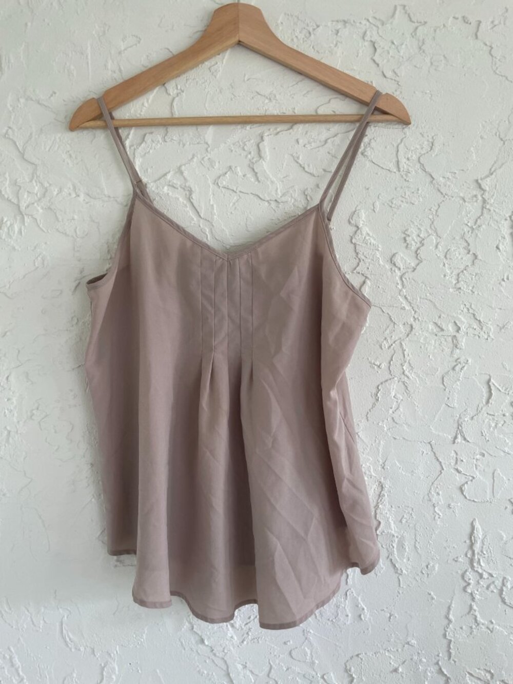 Free Bird Women's Flowy Cami Tank Top V-Neck Spaghetti Strap Taupe No Size